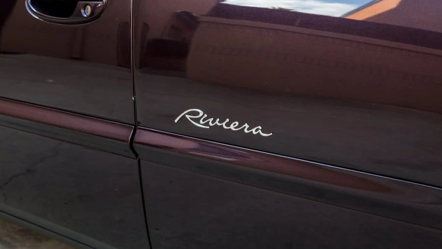 1995 Buick Riviera 8th Gen - Image 9 of 16