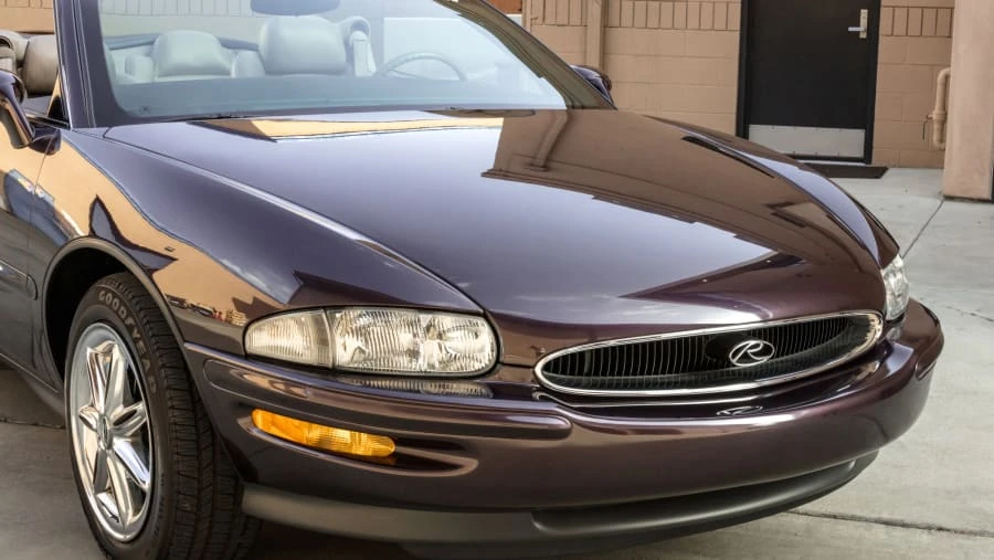 1995 Buick Riviera 8th Gen - Image 10 of 16