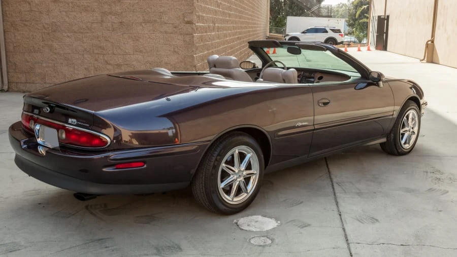 1995 Buick Riviera 8th Gen - Image 14 of 16