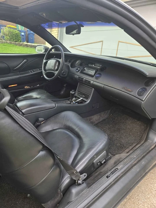 1995 Buick Riviera 8th Gen - Image 6 of 11