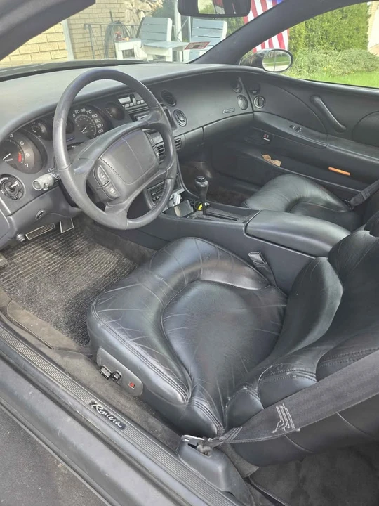 1995 Buick Riviera 8th Gen - Image 8 of 11