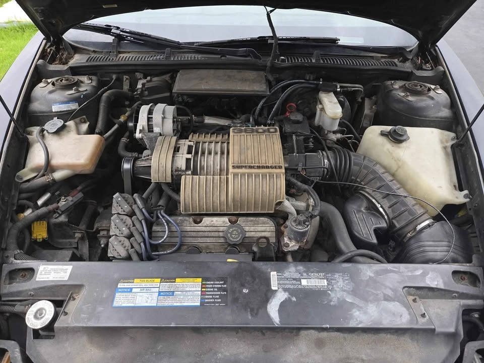 1995 Buick Riviera 8th Gen - Image 10 of 11