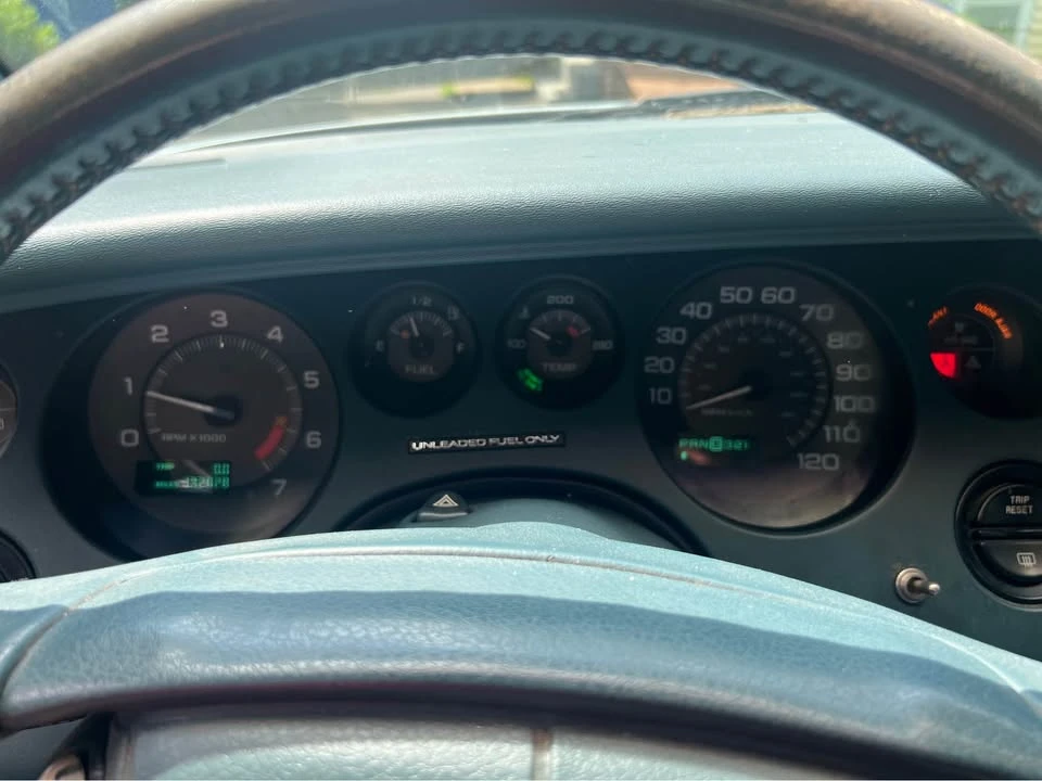 1995 Buick Riviera 8th Gen - Image 3 of 10