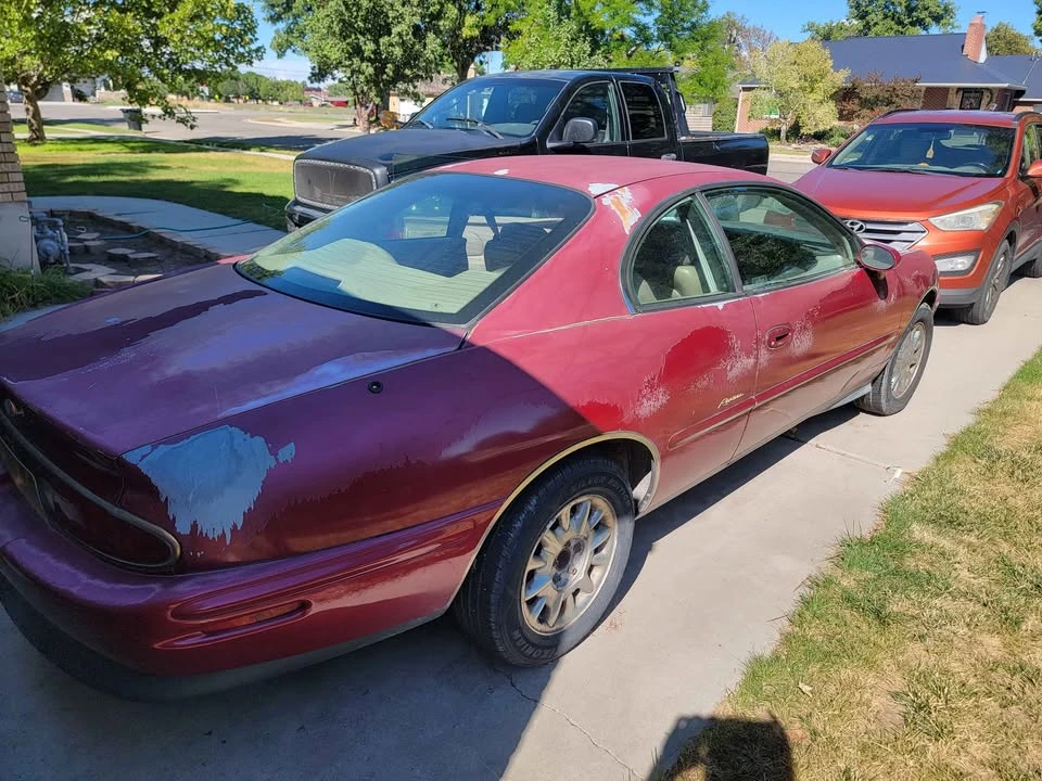1995 Buick Riviera 8th Gen - Image 3 of 8