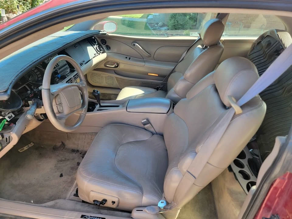 1995 Buick Riviera 8th Gen - Image 7 of 8