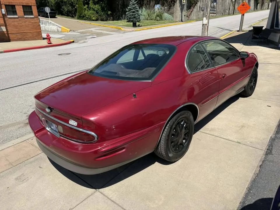 1995 Buick Riviera 8th Gen - Image 6 of 10