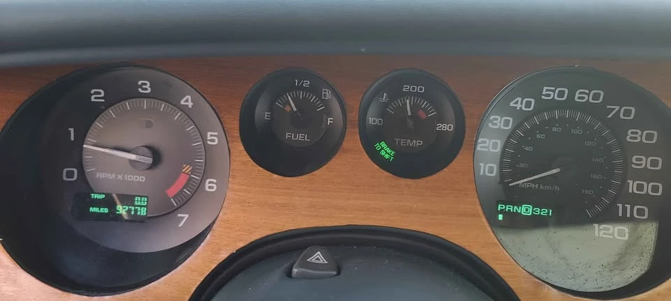 1995 Buick Riviera 8th Gen - Image 9 of 18