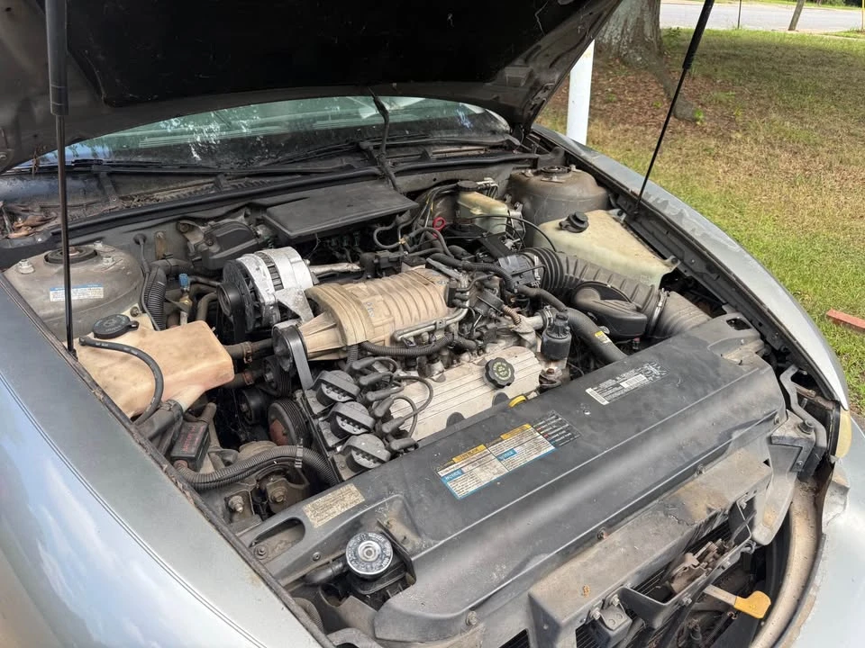 1995 Buick Riviera 8th Gen - Image 8 of 9