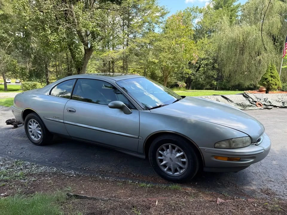 1995 Buick Riviera 8th Gen - Image 3 of 7