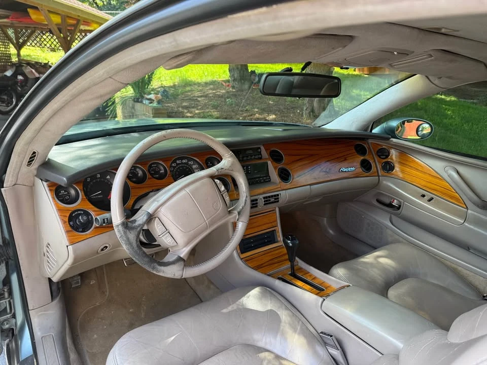 1995 Buick Riviera 8th Gen - Image 5 of 7