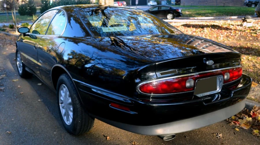 1995 Buick Riviera 8th Gen - Image 3 of 9