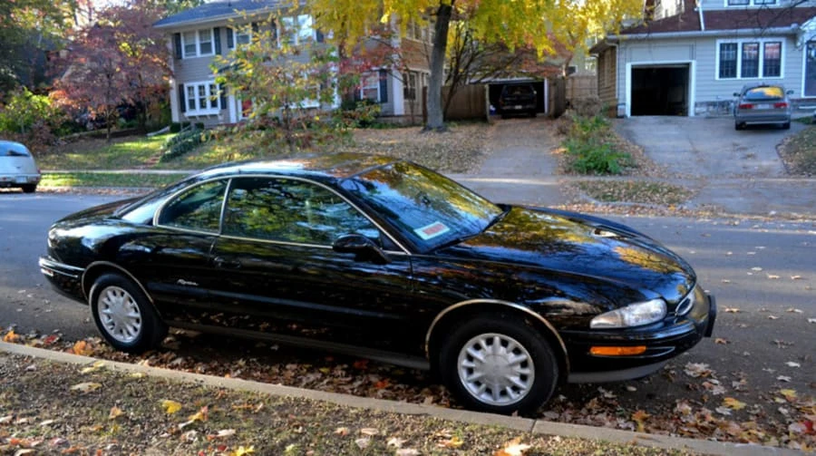 1995 Buick Riviera 8th Gen - Image 8 of 9