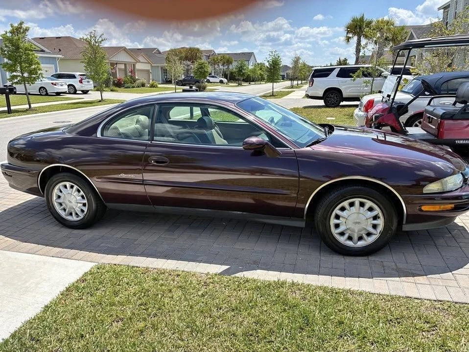 1995 Buick Riviera 8th Gen - Image 5 of 10