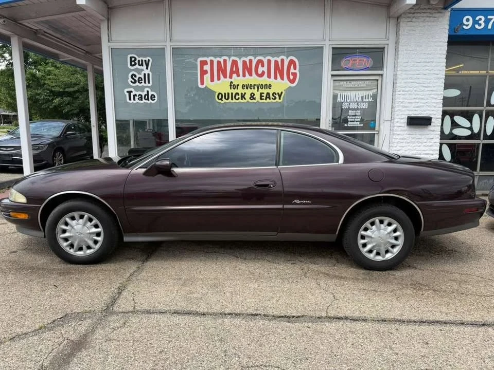 1995 Buick Riviera 8th Gen - Image 7 of 17