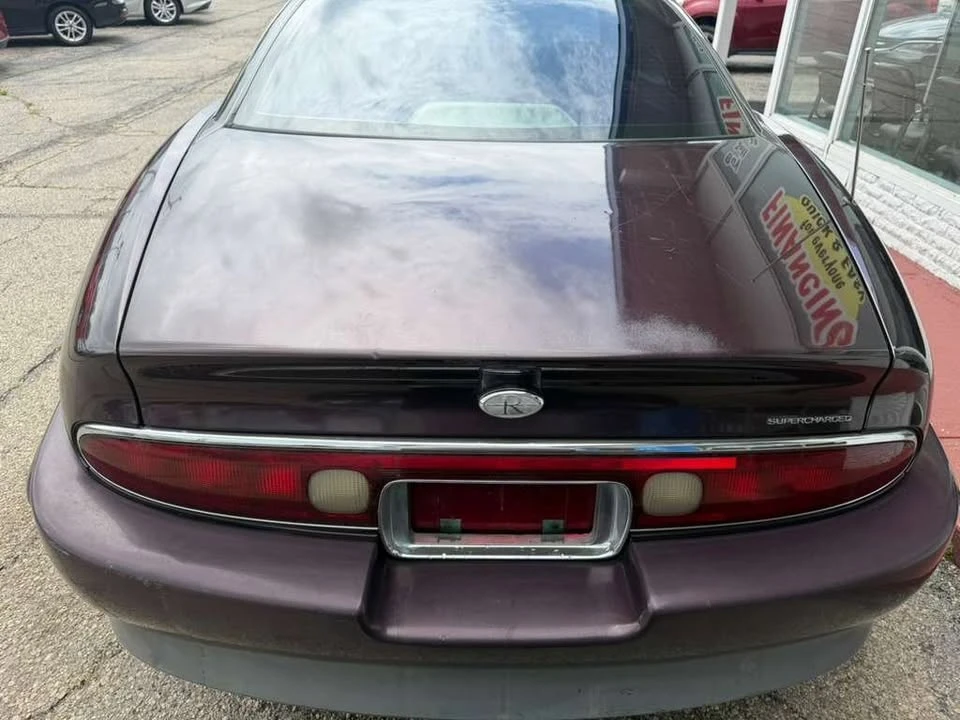 1995 Buick Riviera 8th Gen - Image 5 of 17