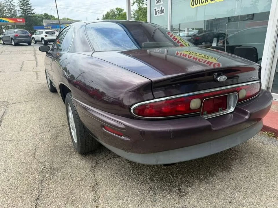1995 Buick Riviera 8th Gen - Image 6 of 17