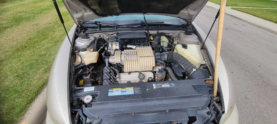 1995 Buick Riviera 8th Gen - Image 7 of 8