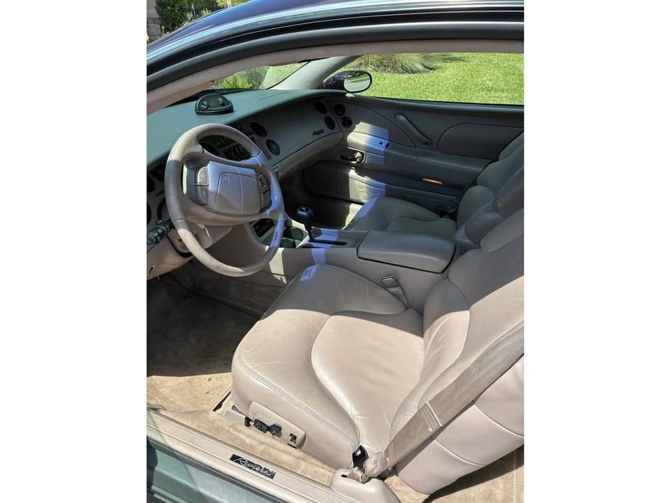 1995 Buick Riviera 8th Gen - Image 8 of 11
