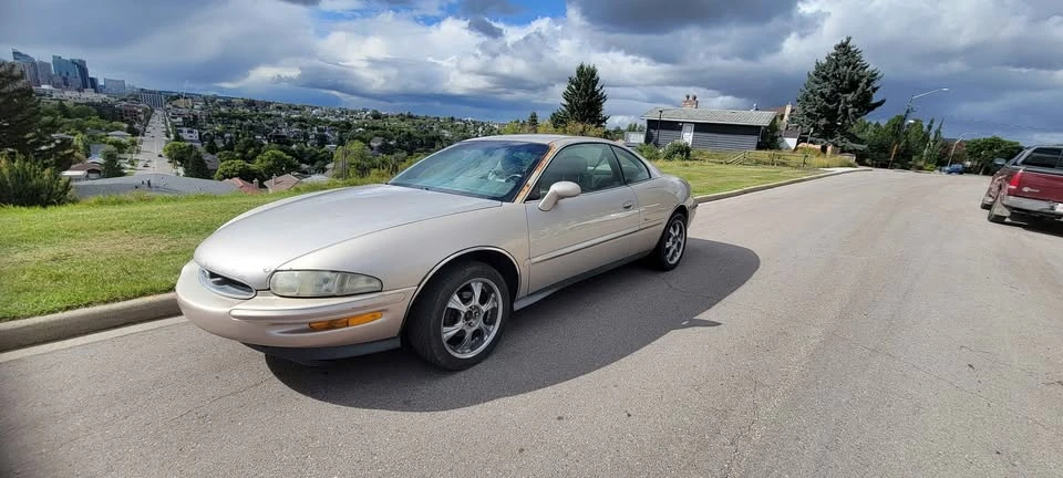 1995 Buick Riviera 8th Gen - Image 4 of 8