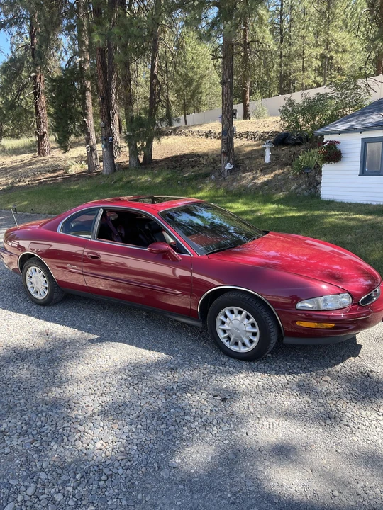 1995 Buick Riviera 8th Gen - Image 14 of 31