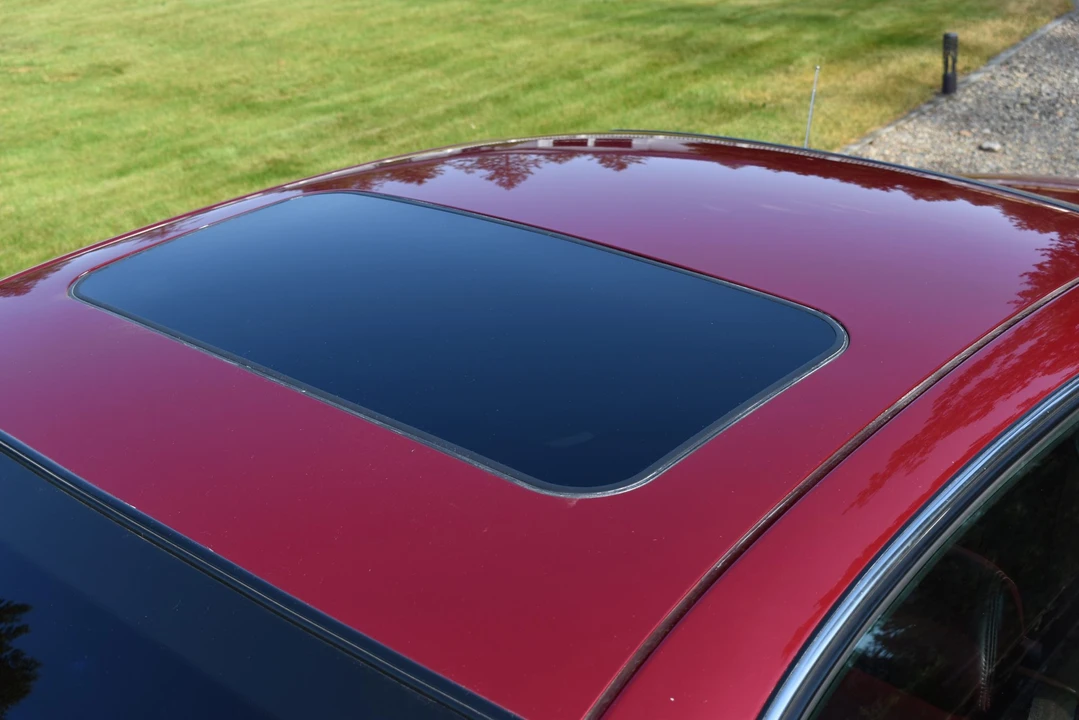 1995 Buick Riviera 8th Gen - Image 29 of 31