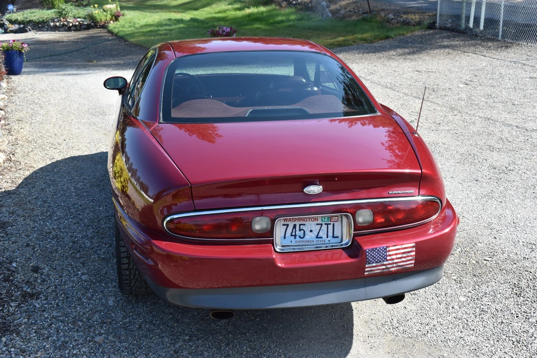 1995 Buick Riviera 8th Gen - Image 22 of 31