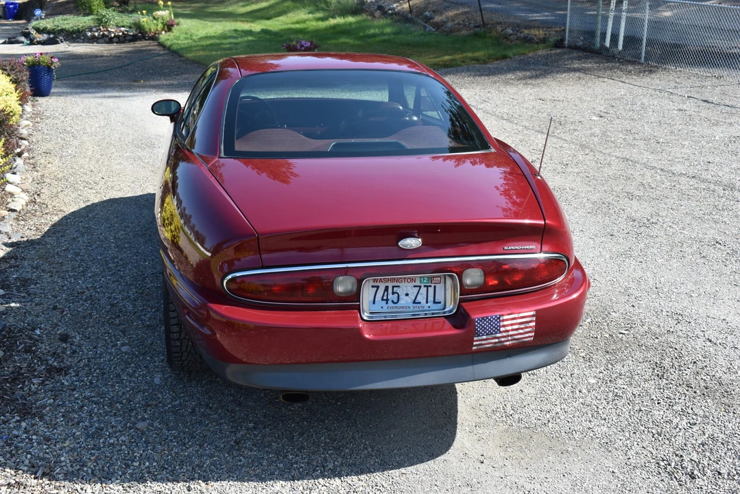 1995 Buick Riviera 8th Gen - Image 21 of 31