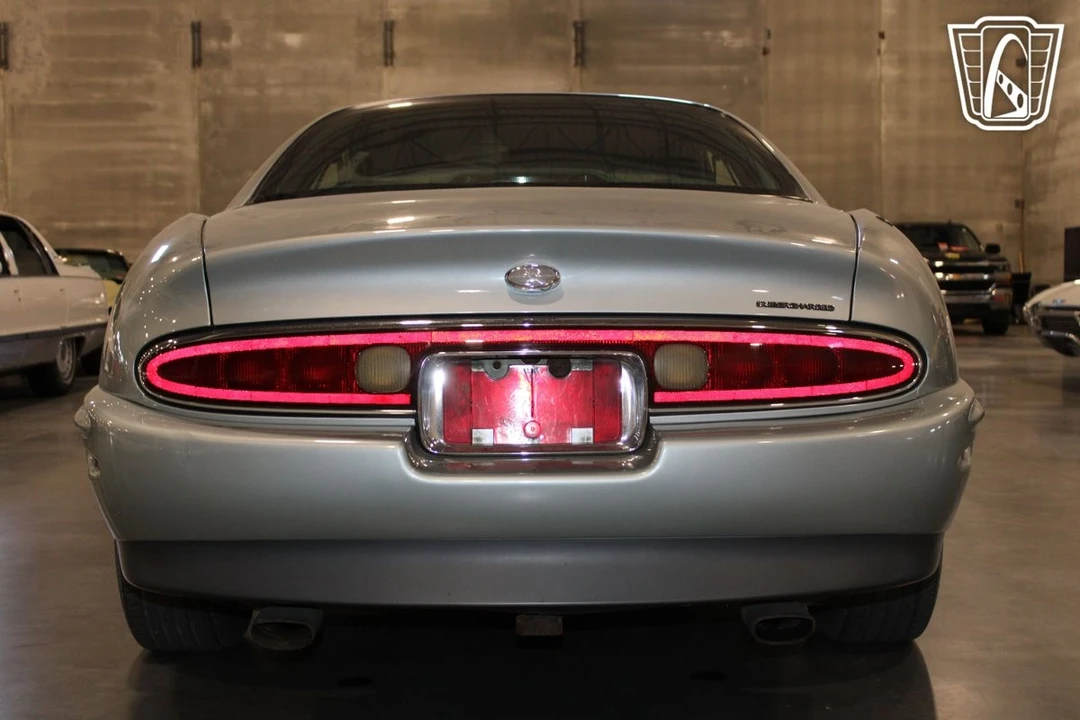 1995 Buick Riviera 8th Gen - Image 21 of 21