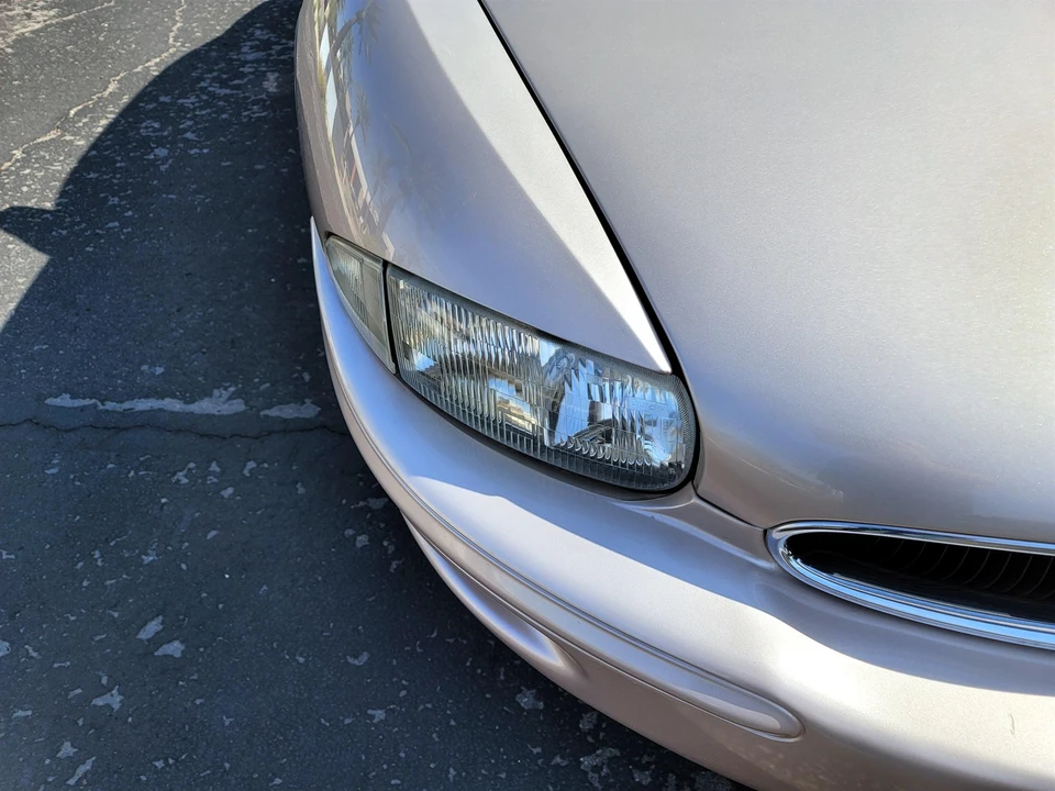 1995 Buick Riviera 8th Gen - Image 16 of 31