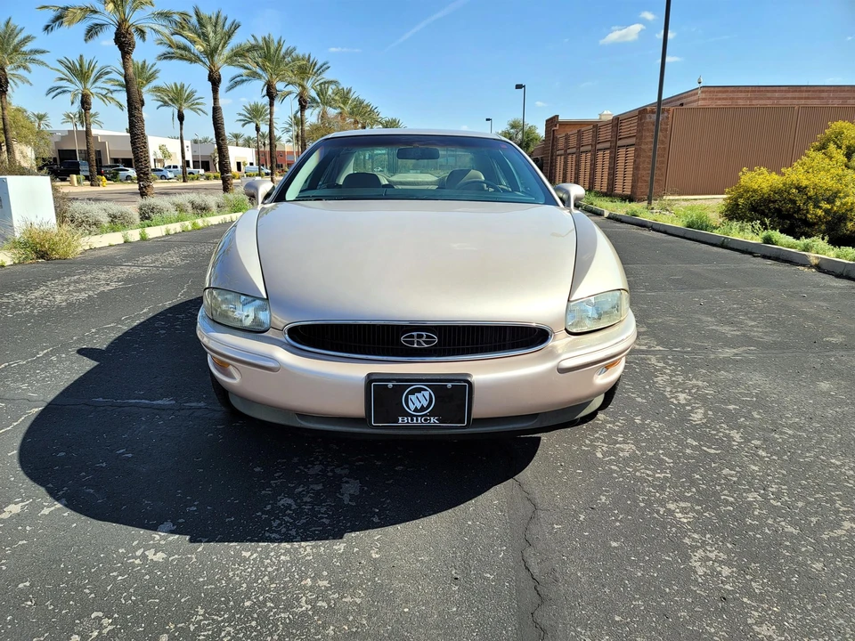 1995 Buick Riviera 8th Gen - Image 6 of 31