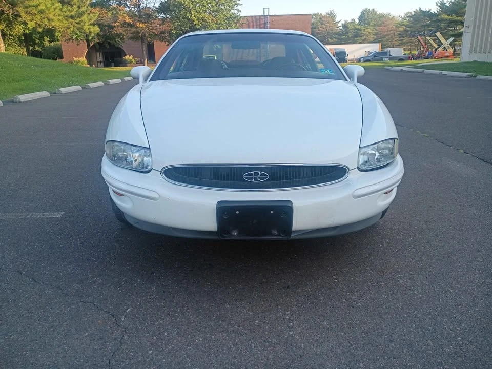 1995 Buick Riviera 8th Gen - Image 7 of 20