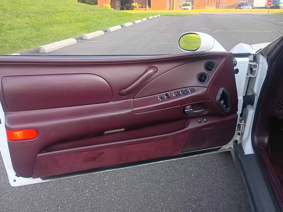 1995 Buick Riviera 8th Gen - Image 16 of 20