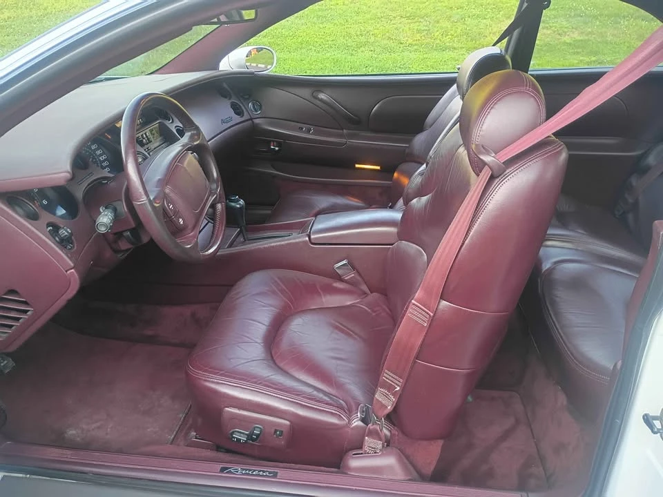 1995 Buick Riviera 8th Gen - Image 10 of 20