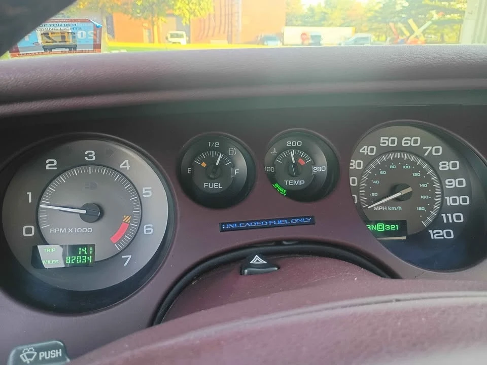 1995 Buick Riviera 8th Gen - Image 15 of 20