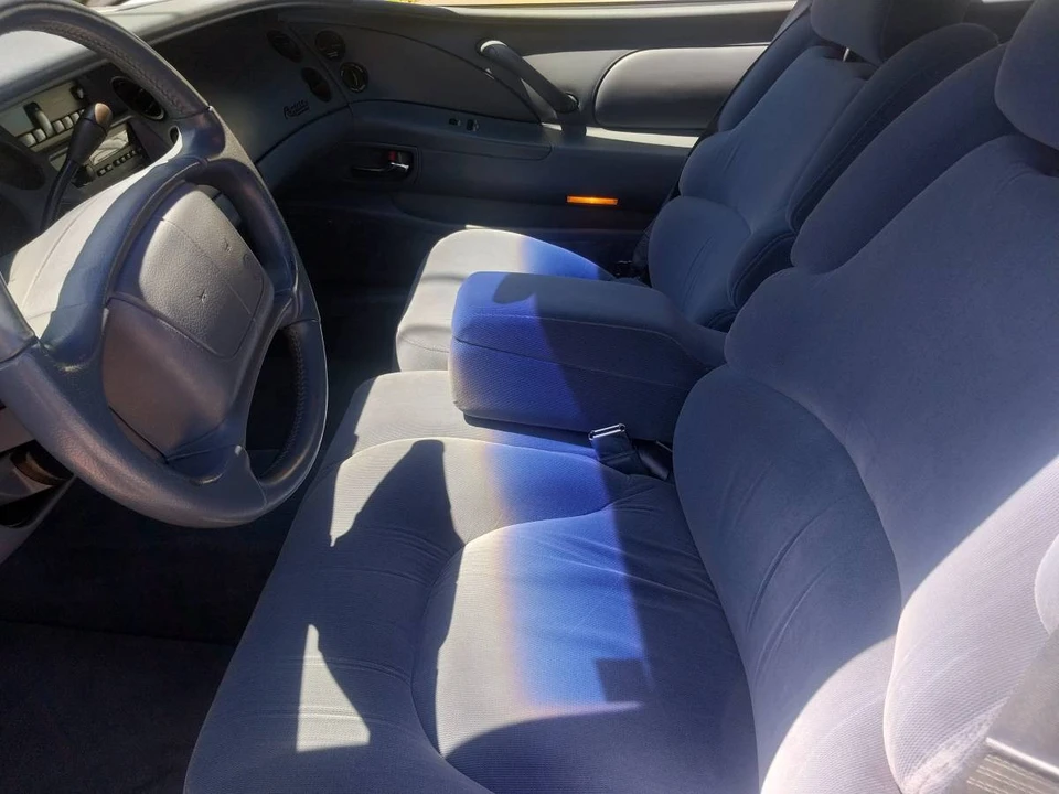 1995 Buick Riviera 8th Gen - Image 10 of 14