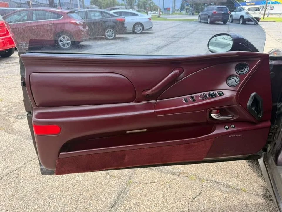 1995 Buick Riviera 8th Gen - Image 17 of 17
