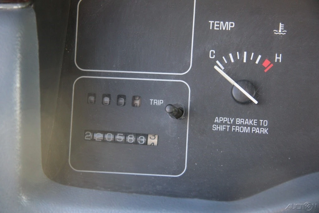 1995 Buick Roadmaster - Image 14 of 21