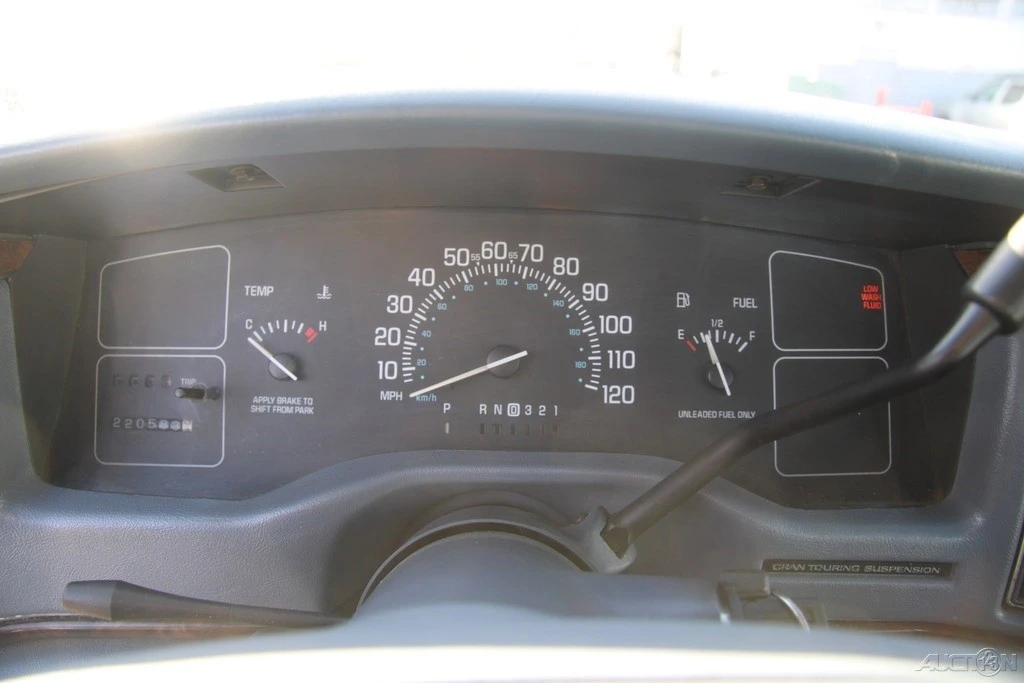 1995 Buick Roadmaster - Image 13 of 21
