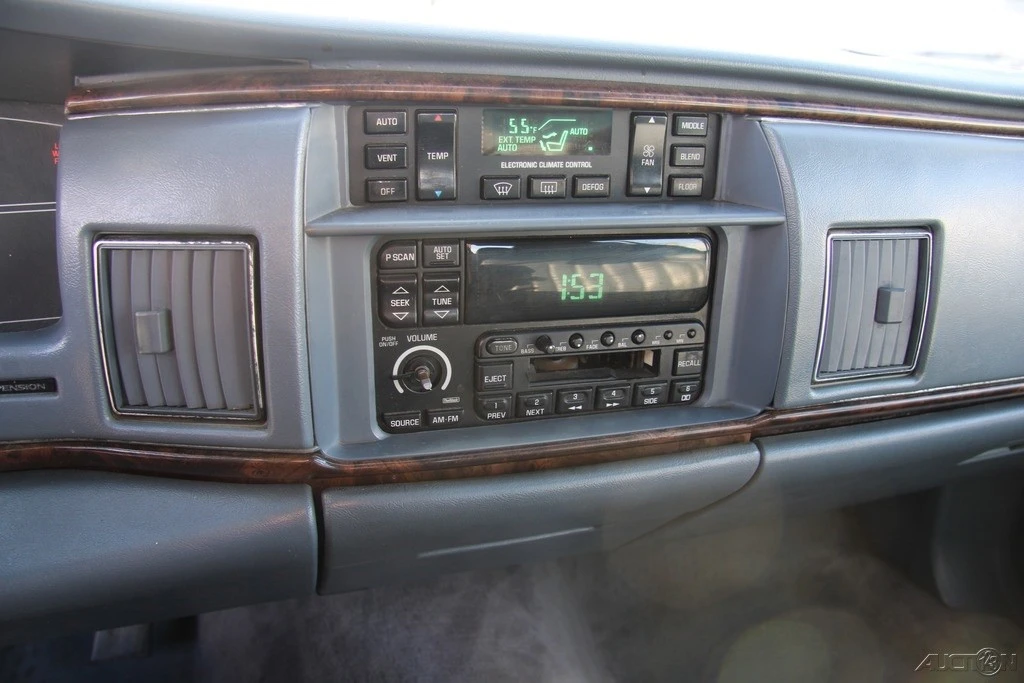 1995 Buick Roadmaster - Image 15 of 21