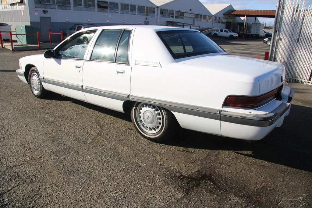 1995 Buick Roadmaster - Image 4 of 21