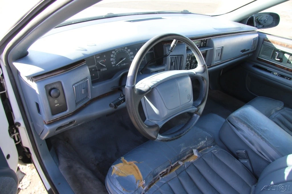1995 Buick Roadmaster - Image 12 of 21