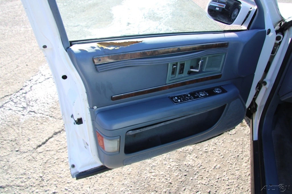 1995 Buick Roadmaster - Image 10 of 21