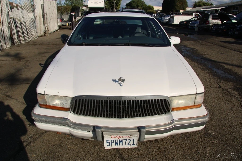 1995 Buick Roadmaster - Image 9 of 21