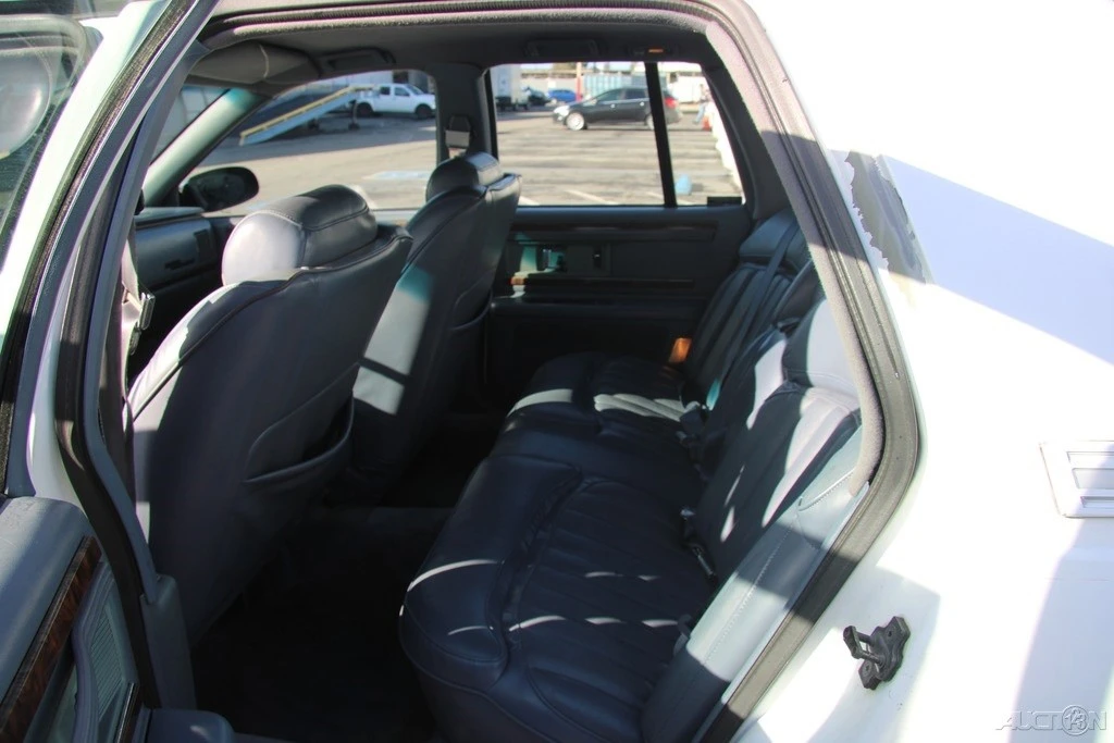 1995 Buick Roadmaster - Image 17 of 21