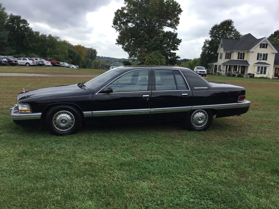 1995 Buick Roadmaster - Image 2 of 9
