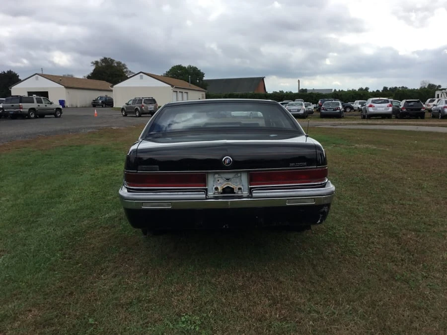 1995 Buick Roadmaster - Image 5 of 9