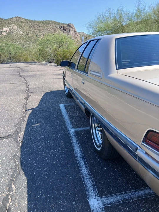 1995 Buick Roadmaster - Image 9 of 31