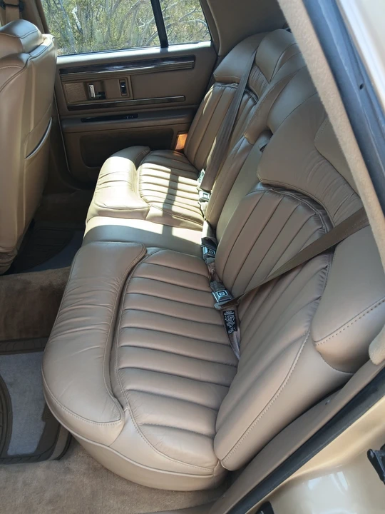 1995 Buick Roadmaster - Image 14 of 31