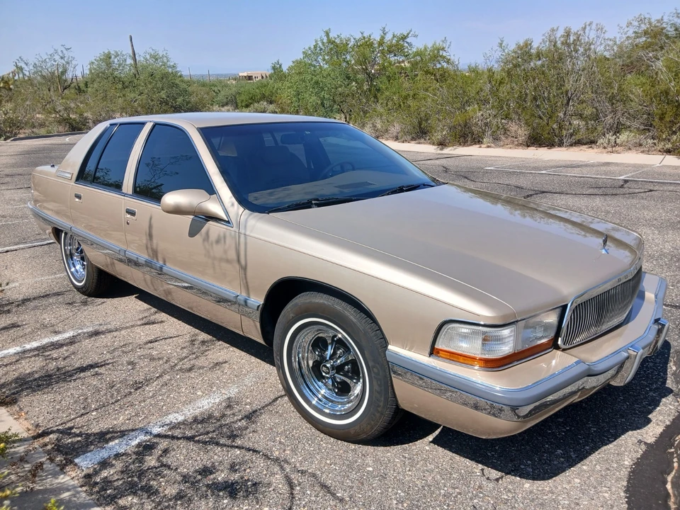 1995 Buick Roadmaster - Image 4 of 31