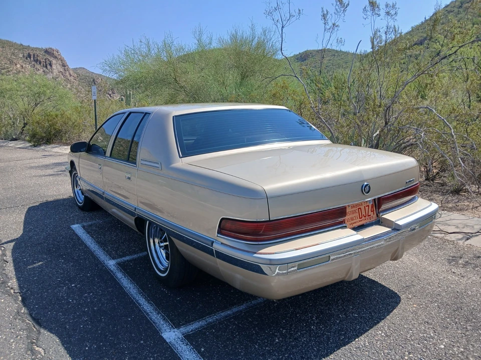 1995 Buick Roadmaster - Image 5 of 31